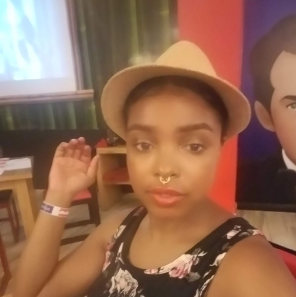 mariekeeholmes